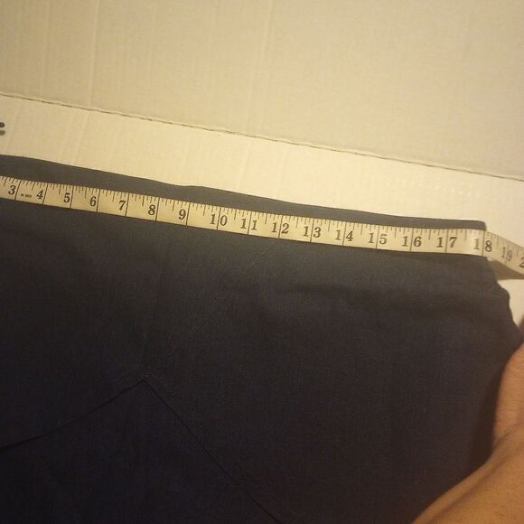 Larry Levine ruffled dark wash denim skirt with scalloped hem - Picture 4 of 9